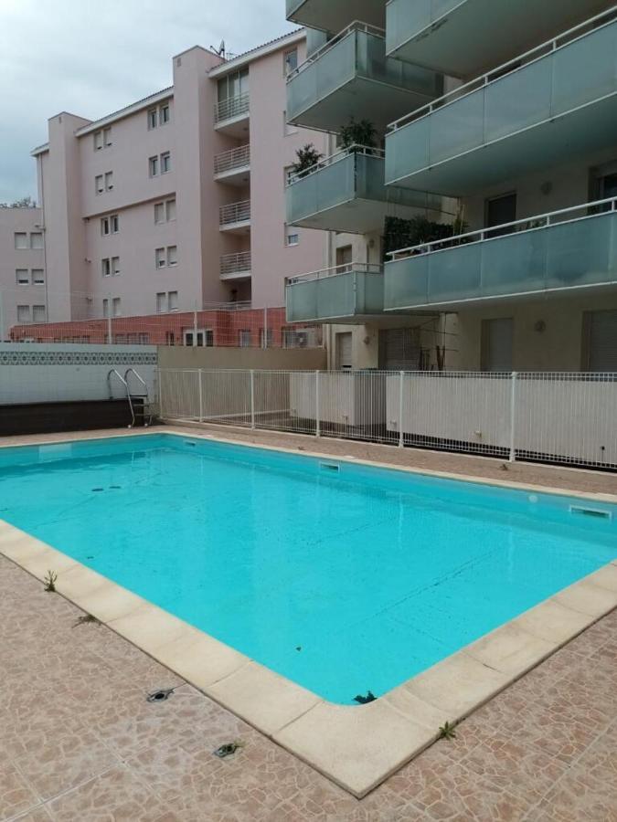 Appartement T2, Climatise, Wifi, Parking Et Piscine Prives Sete Exterior photo